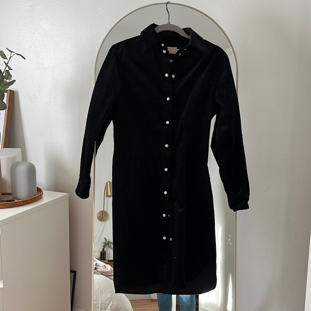 Maison Kisuné Women’s Fitted Shirt Dress-Black